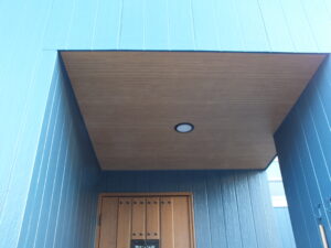 埼玉県狭山市 T様邸　玄関軒天井木目調